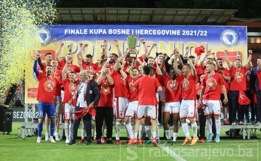 Pogledajte kako su igrači Veleža proslavili trofej pobjednika Kupa BiH
